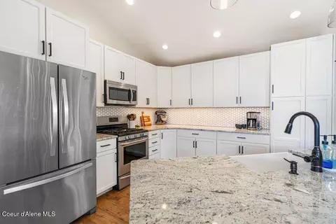 Kitchen - 8299 N Raspberry Ln, Hayden, ID 83835 photo 4 of 5