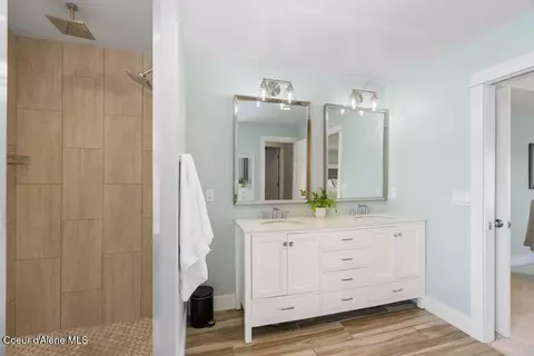 Bath - 8299 N Raspberry Ln, Hayden, ID 83835 photo 3 of 5