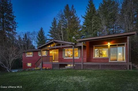 2310 Bottle Bay Rd, Sagle, ID 83860