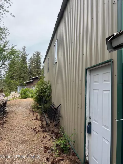 233 E Driftwood Heights Dr, Harrison, ID 83833