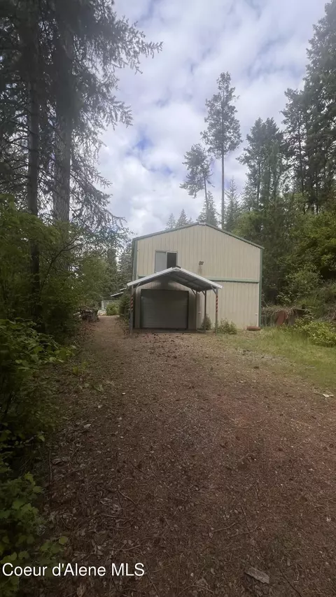 233 E Driftwood Heights Dr, Harrison, ID 83833