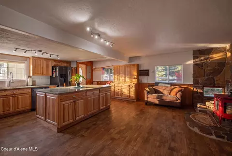 Kitchen - 114 Bayview Rd, Athol, ID 83801 photo 3 of 11