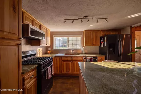 Kitchen - 114 Bayview Rd, Athol, ID 83801 photo 4 of 11