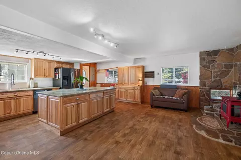 Kitchen - 114 Bayview Rd, Athol, ID 83801 photo 8 of 11