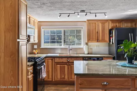 Kitchen - 114 Bayview Rd, Athol, ID 83801 photo 7 of 11