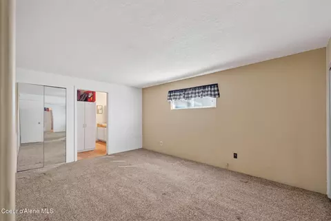 Bedroom - 114 Bayview Rd, Athol, ID 83801 photo 2 of 3