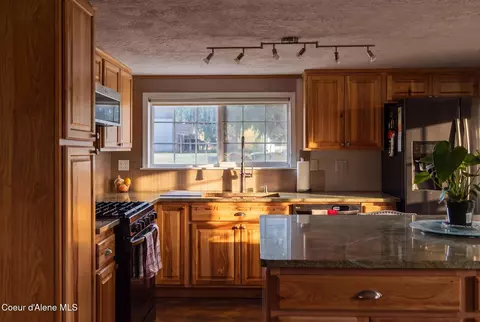 Kitchen - 114 Bayview Rd, Athol, ID 83801 photo 2 of 11