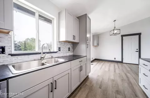 Kitchen - 2615 N Rawhide Ridge Rd, Post Falls, ID 83854 photo 4 of 5