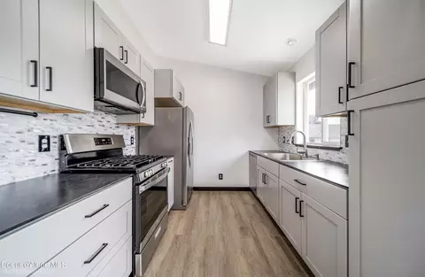 Kitchen - 2615 N Rawhide Ridge Rd, Post Falls, ID 83854 photo 5 of 5