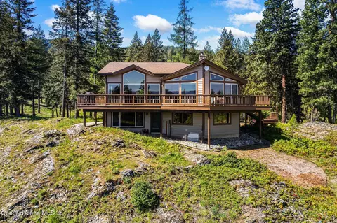 99 Moosewood Ln, Sagle, ID 83860