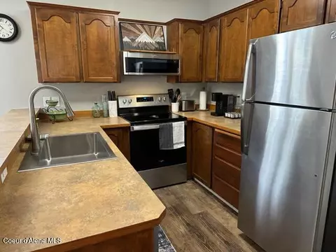 Kitchen - 13 Emerson Ln, Kellogg, ID 83837 photo 2 of 4