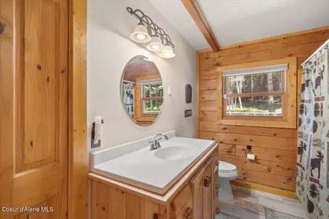 Bath - 13764 S Ridgeview Dr, Harrison, ID 83833 photo 3 of 3