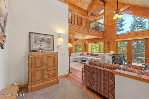 Entry Way - 13764 S Ridgeview Dr, Harrison, ID 83833 photo 1 of 4