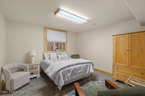 Bedroom - 13764 S Ridgeview Dr, Harrison, ID 83833 photo 3 of 7