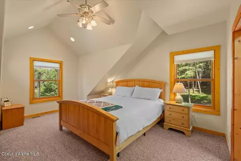 Bedroom - 13764 S Ridgeview Dr, Harrison, ID 83833 photo 2 of 7