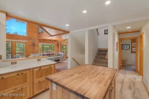 Entry Way - 13764 S Ridgeview Dr, Harrison, ID 83833 photo 3 of 4