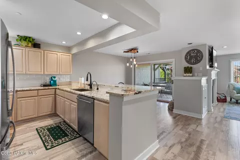 4724 S Arrow Point Dr # 106, Harrison, ID 83833