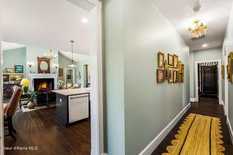 Entry Way - 261 Hawkwind Trl, Cocolalla, ID 83813 photo 9 of 11
