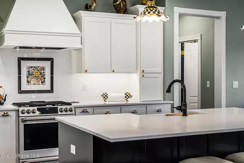 Kitchen - 261 Hawkwind Trl, Cocolalla, ID 83813 photo 6 of 11
