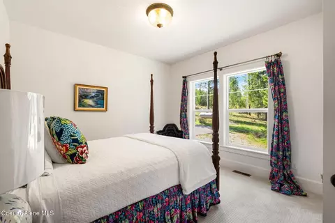 Bedroom - 261 Hawkwind Trl, Cocolalla, ID 83813 photo 6 of 7