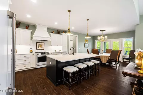 Kitchen - 261 Hawkwind Trl, Cocolalla, ID 83813 photo 10 of 11