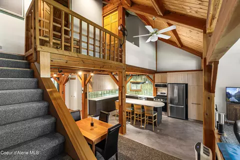 Entry Way - 239 Pierce Ln, Sagle, ID 83860 photo 1 of 7