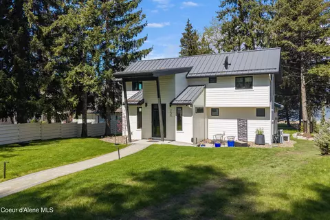 Exterior - 239 Pierce Ln, Sagle, ID 83860 photo 2 of 23