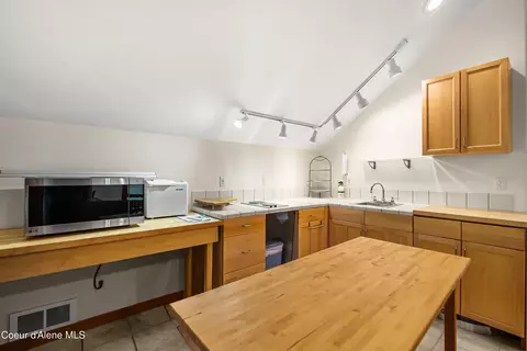 Kitchen - 239 Pierce Ln, Sagle, ID 83860 photo 9 of 9