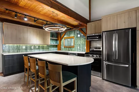 Kitchen - 239 Pierce Ln, Sagle, ID 83860 photo 4 of 9