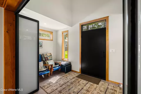 Entry Way - 239 Pierce Ln, Sagle, ID 83860 photo 6 of 7