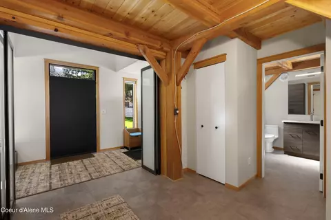 Entry Way - 239 Pierce Ln, Sagle, ID 83860 photo 2 of 7