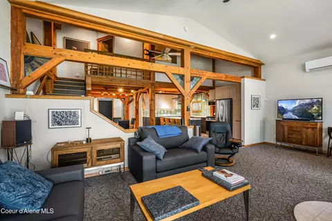 Living - 239 Pierce Ln, Sagle, ID 83860 photo 2 of 3