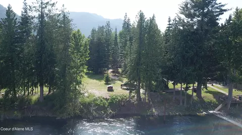 443 Riverlake Dr, Clark Fork, ID 83811