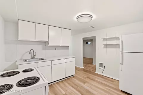 Kitchen - 7307 E 6th Ave, Spokane Valley, WA 99212 photo 1 of 1