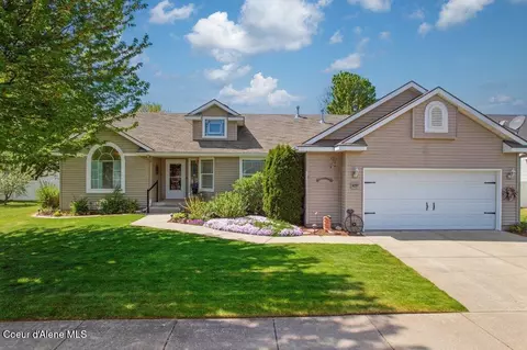 8297 N Ainsworth Dr, Hayden, ID 83835