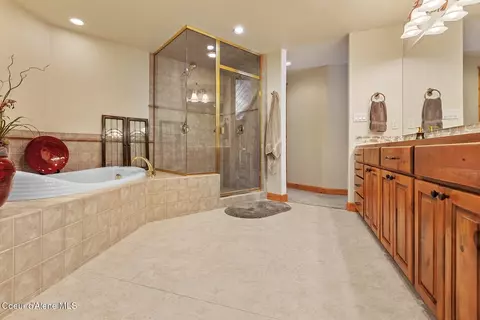 Bath - 360 E Ganos Ln, Harrison, ID 83833 photo 1 of 2