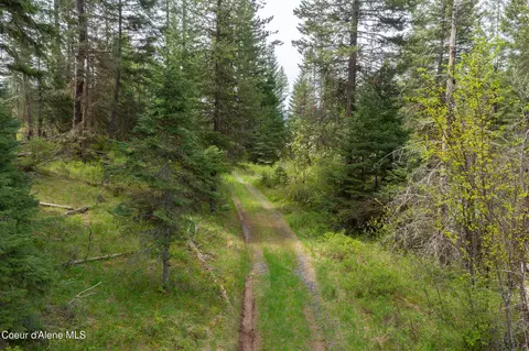 Nna Davis Creek, Santa, ID 83866
