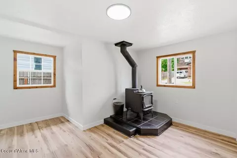 Living - 5 E Mill Ave, Kellogg, ID 83837 photo 3 of 3