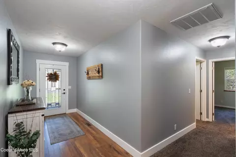 Entry Way - 139 Mount Smith Ests, Cocolalla, ID 83813 photo 1 of 2