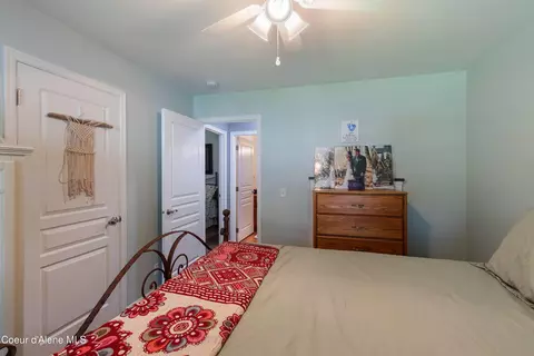 Bedroom - 139 Mount Smith Ests, Cocolalla, ID 83813 photo 5 of 6