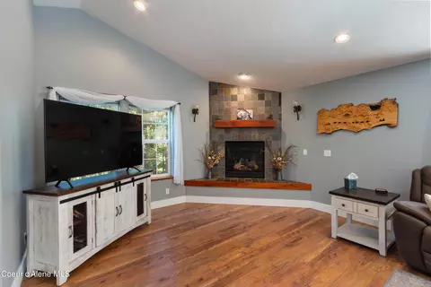 Living - 139 Mount Smith Ests, Cocolalla, ID 83813 photo 1 of 2