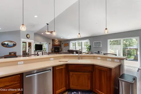 Kitchen - 139 Mount Smith Ests, Cocolalla, ID 83813 photo 4 of 4