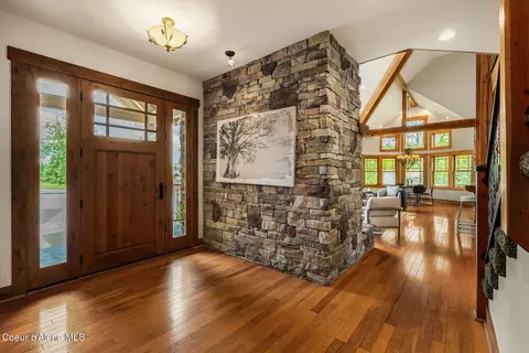 Entry Way - 110 Wright Ct, Sandpoint, ID 83864 photo 2 of 13