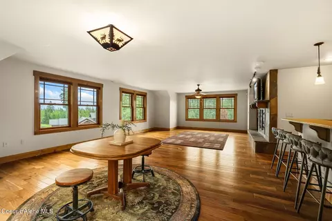 Living - 110 Wright Ct, Sandpoint, ID 83864 photo 2 of 4