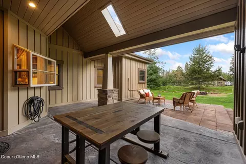 Exterior - 110 Wright Ct, Sandpoint, ID 83864 photo 3 of 19