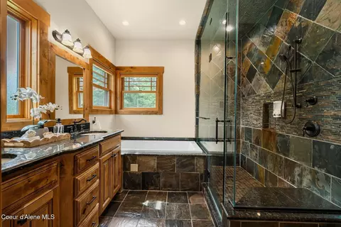 Bath - 110 Wright Ct, Sandpoint, ID 83864 photo 1 of 8
