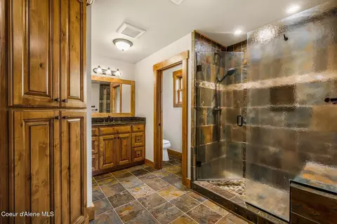 Bath - 110 Wright Ct, Sandpoint, ID 83864 photo 4 of 8