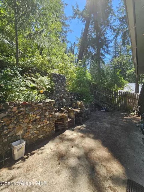 Exterior - 300 Rocky Point Loop Rd, Plummer, ID 83851 photo 2 of 15