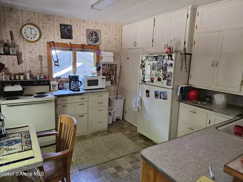 Kitchen - 300 Rocky Point Loop Rd, Plummer, ID 83851 photo 1 of 1