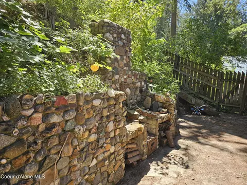 Exterior - 300 Rocky Point Loop Rd, Plummer, ID 83851 photo 4 of 15